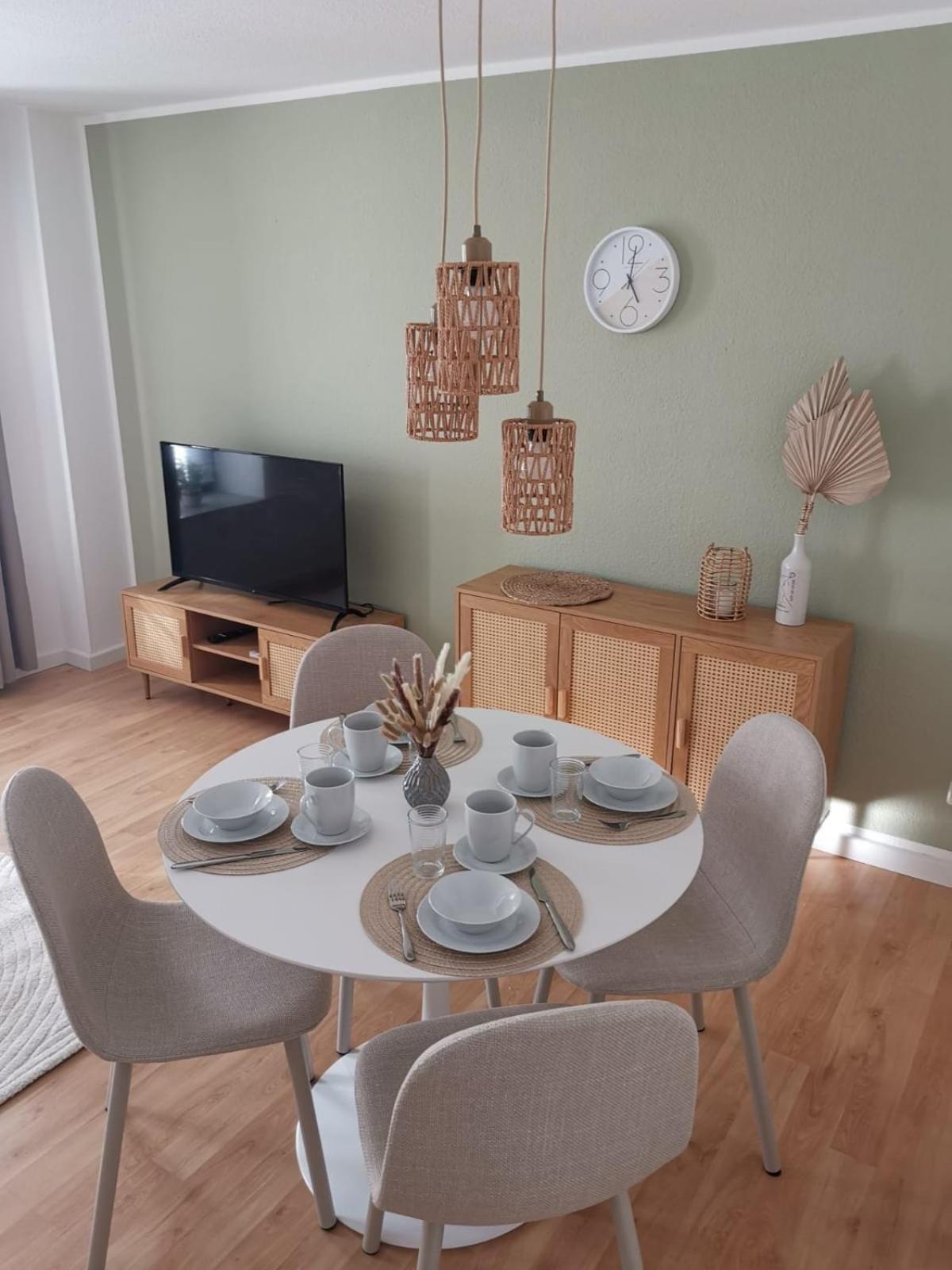 City-Apartment Mit Parkplatz & Fahrradraum! Nur 300M Zum Stadthafen Шверін Екстер'єр фото
