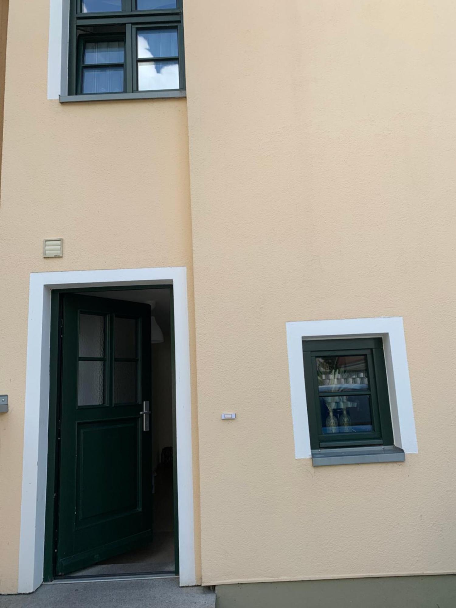 City-Apartment Mit Parkplatz & Fahrradraum! Nur 300M Zum Stadthafen Шверін Екстер'єр фото